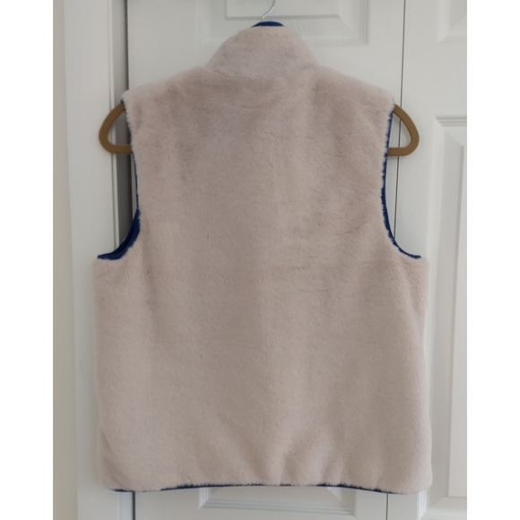 SOLD Abercrombie & Fitch Reversible Faux Fur Vest - Picture 4 of 7